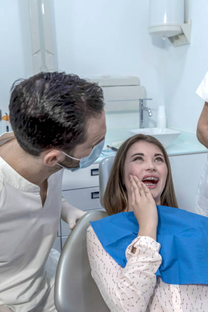 Best Cracked Tooth Emergency Dentist  in Savoy, IL